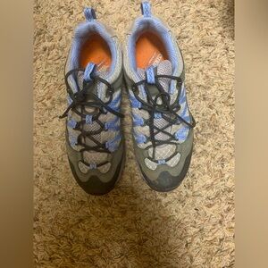 Women's hiking boots